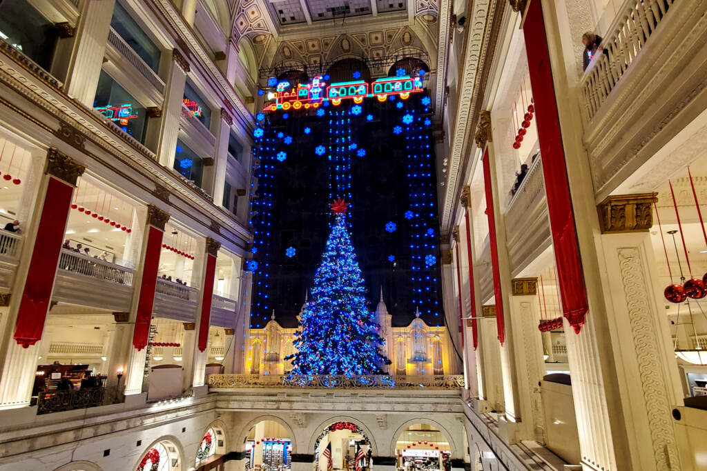 christmastree2019-macyswanamakers Macy's Christmas display on the Wanamaker Organ.