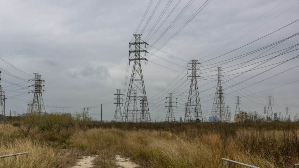 Transmission towers in Houston as the storm carrying frigid temperatures approached. The storm tested the reliability of the grid in Texas and across the country, but did not trigger a widespread power crisis. View of power lines.