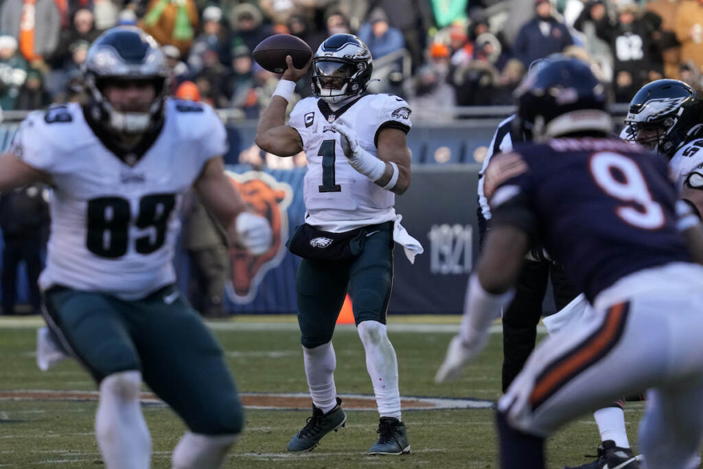 Eagles Bears Football Philadelphia Eagles' Jalen Hurts passes during the second half of an NFL football game against the Chicago Bears, Sunday, Dec. 18, 2022, in Chicago. (AP Photo/Nam Y. Huh)
