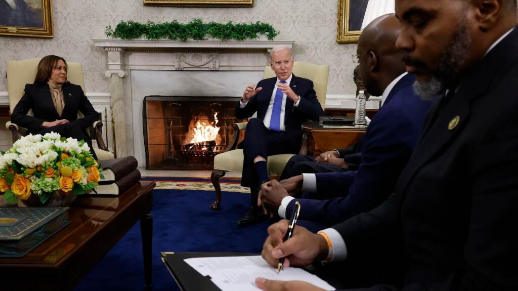 Members of the Congressional Black Caucus meet with President Biden and Vice President Harris in the Oval Office Members of the Congressional Black Caucus meet with President Biden and Vice President Harris in the Oval Office