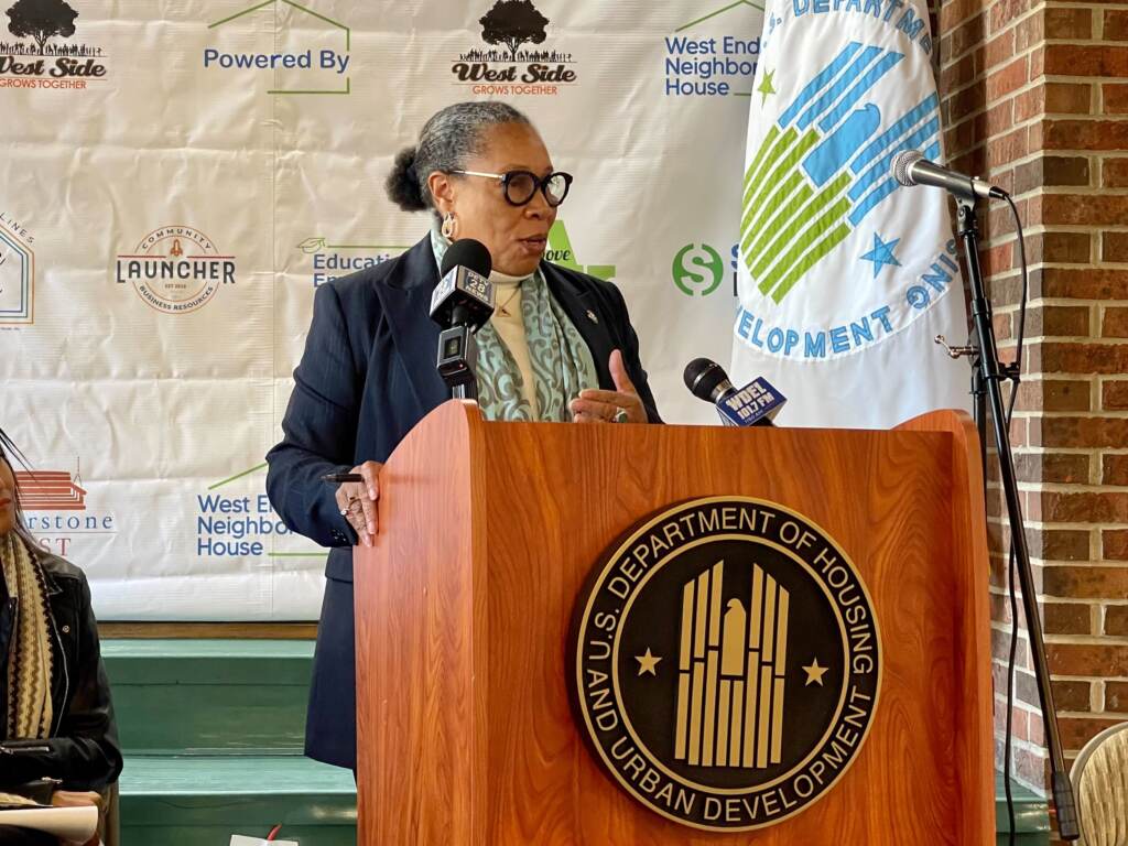 marcia-fudge-hud-wilmington-2023-02-08 U.S. Secretary of Housing and Urban Development, Marcia Fudge, visits Wilmington Delaware, announcing a milestone for Americans to remain housing. (Johnny Perez-Gonzalez/WHYY)