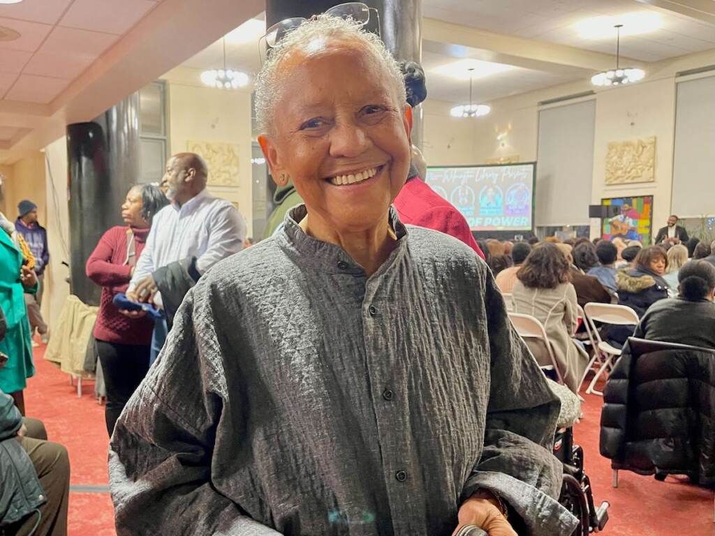 nikki-giovanni-wilmington-public-library-1 Nikki Giovanni smiling into the camera.