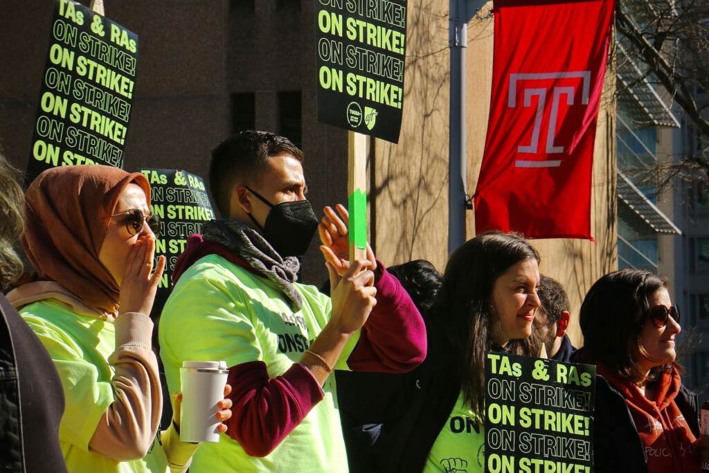 temple-strike-e-lee-2023-02-14-1 Temple University graduate students rally for better wages.