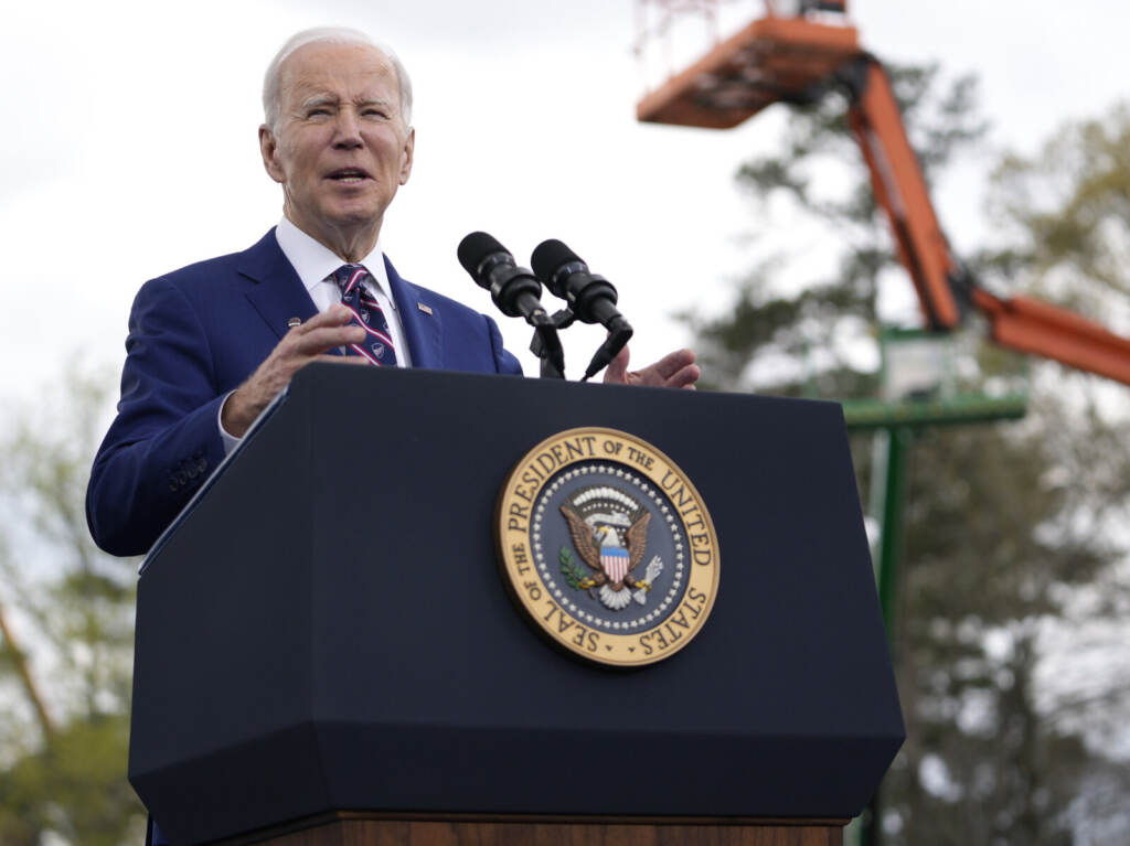 Biden President Biden on Thursday called on banking regulators to take more steps to reduce the risk of mid-sized bank failures. Carolyn Kaster/AP