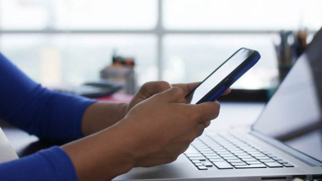bucks-tiktok-social-media-cell-phone-6abc Bucks County officials announced that it has joined a class action lawsuit against several social media giants on Wednesday. (6abc)