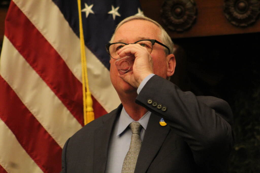 kenney-water-safe Mayor Kenney takes a sip of water.