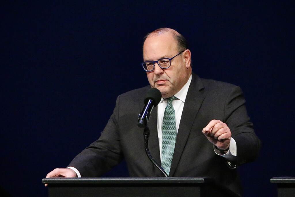Allan Domb at a podium