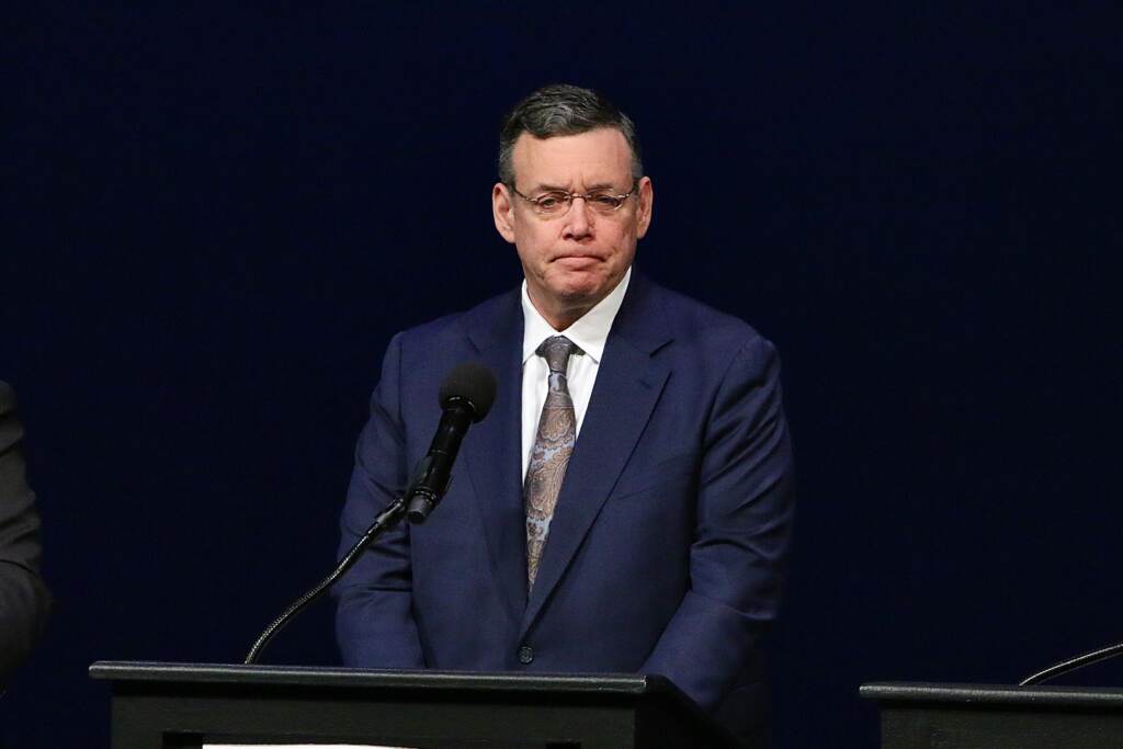 mayoral-forum-build-philly-e-lee-2023-03-14-3 Jeff Brown at a podium