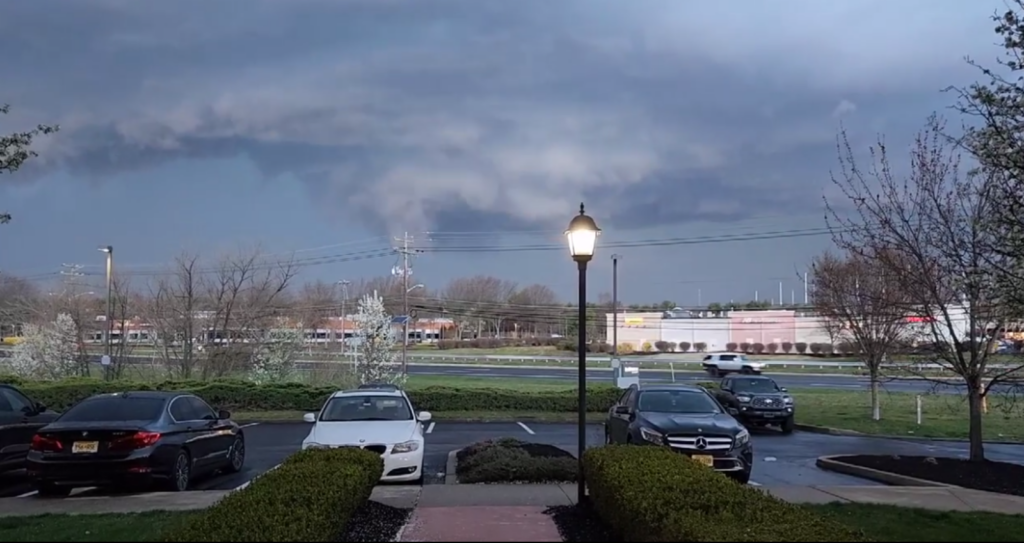 13067517_tornado4 (6abc)