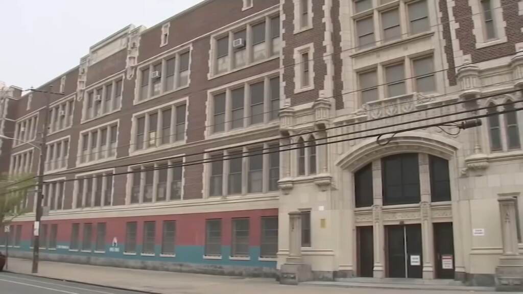 6abc-school-asbestos-2023-04-10 Asbestos has been found in more Philly schools. (6abc)