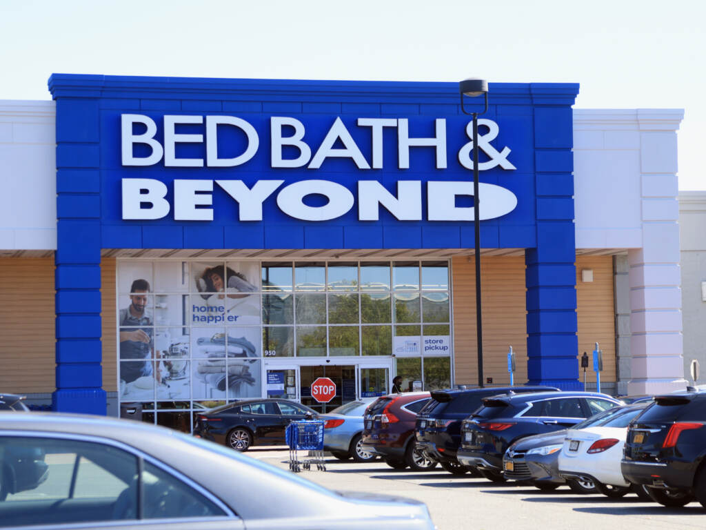 Bed Bath & Beyond has lost shoppers and money after a series of ineffective or mistimed turnaround attempts. It has also exhausted numerous financial lifelines. Shown here is a Bed Bath & Beyond store in Westbury, New York. Bed Bath & Beyond has lost shoppers and money after a series of ineffective or mistimed turnaround attempts. It has also exhausted numerous financial lifelines. Shown here is a Bed Bath & Beyond store in Westbury, New York