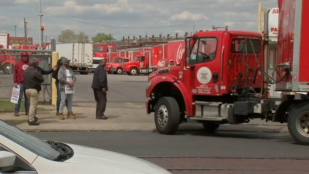 13186598_042523-wpvi-coke-strike-update-4pm-video-vid More than 400 members of Teamsters Local 830 picketed for a 10th day outside of the Liberty Coca-Cola facility in Juniata Park