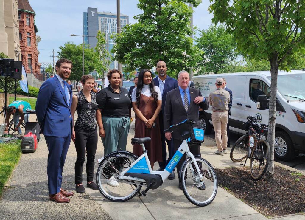 indego-expansion-press-conference-t-macdonald-2023-05-12-1 Officials posing at a press conference for the newest Bike share station.