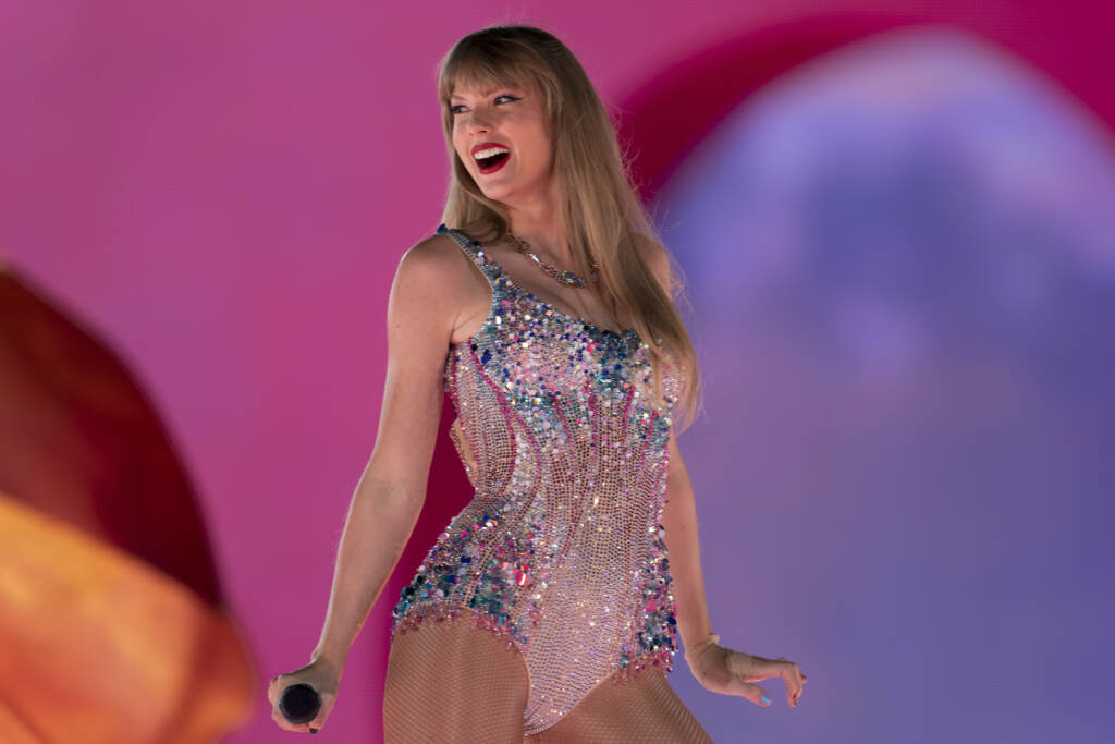 Taylor Swift The Eras Tour – Nashville Taylor Swift on stage