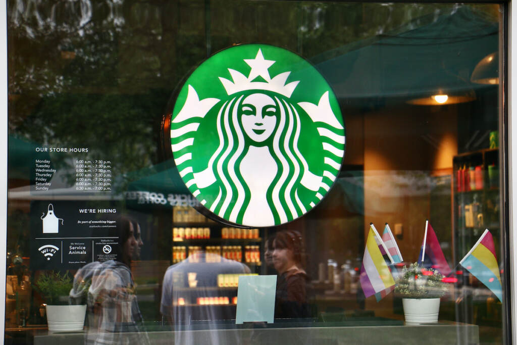 Huntingdon valley pa starbucks-unionize window 1 The Starbucks in the Huntingdon Valley Marketplace