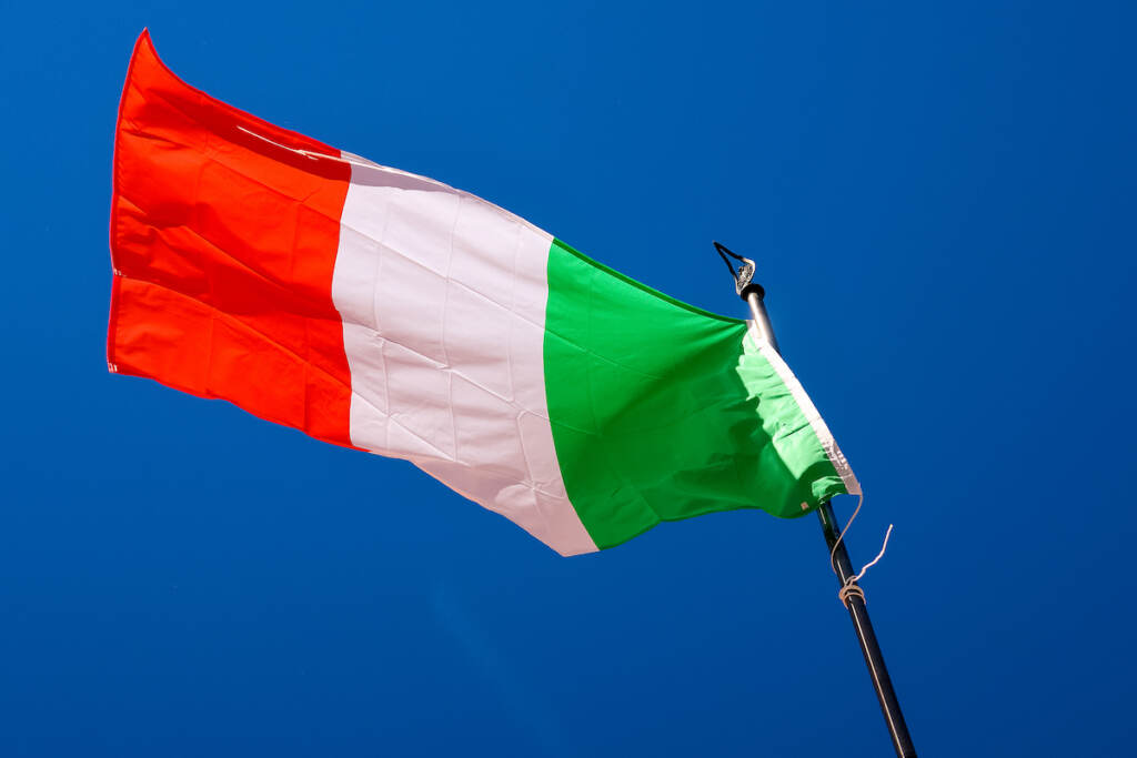 Italian Italy Flag Waving Sky Color Blue White Red Green Detail Detail Fly High Strong Wind Very A view of an Italian flag waving in the wind with blue sky visible in the background.