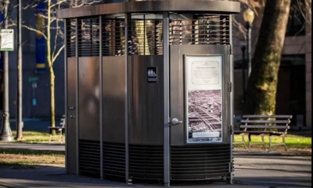 philly-restrooms-6abc-2023-06-27 Portable toilet