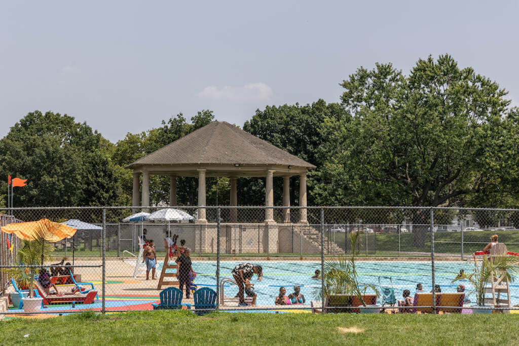 07 26 2023 k paynter heat file 2023-2 Kids play at a pool.