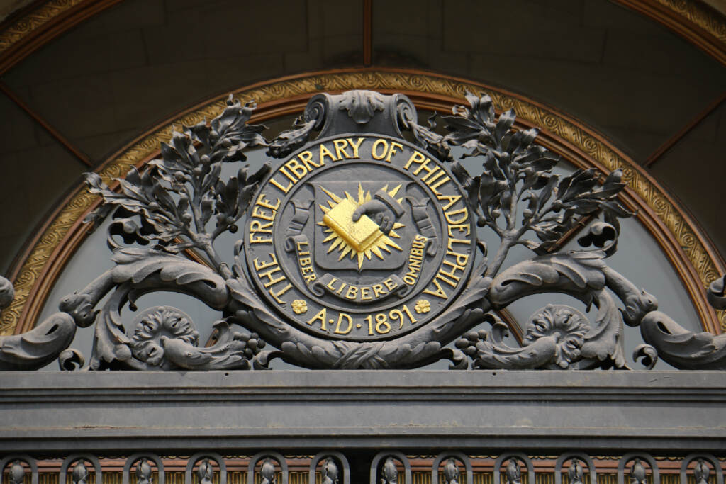 2023 07 20-e lee-philadelphia-free library parkway central lunette an emblem for the Free Library of Philadelphia Parkway Central Branch