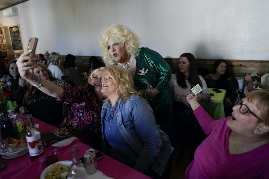 Drag queen Alexus Daniels, dressed as Dolly Parton