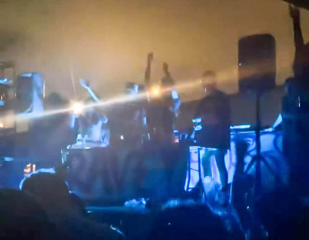 A rave popping off in Philly, July 2021. (Deesarine Ballayan/Billy Penn)