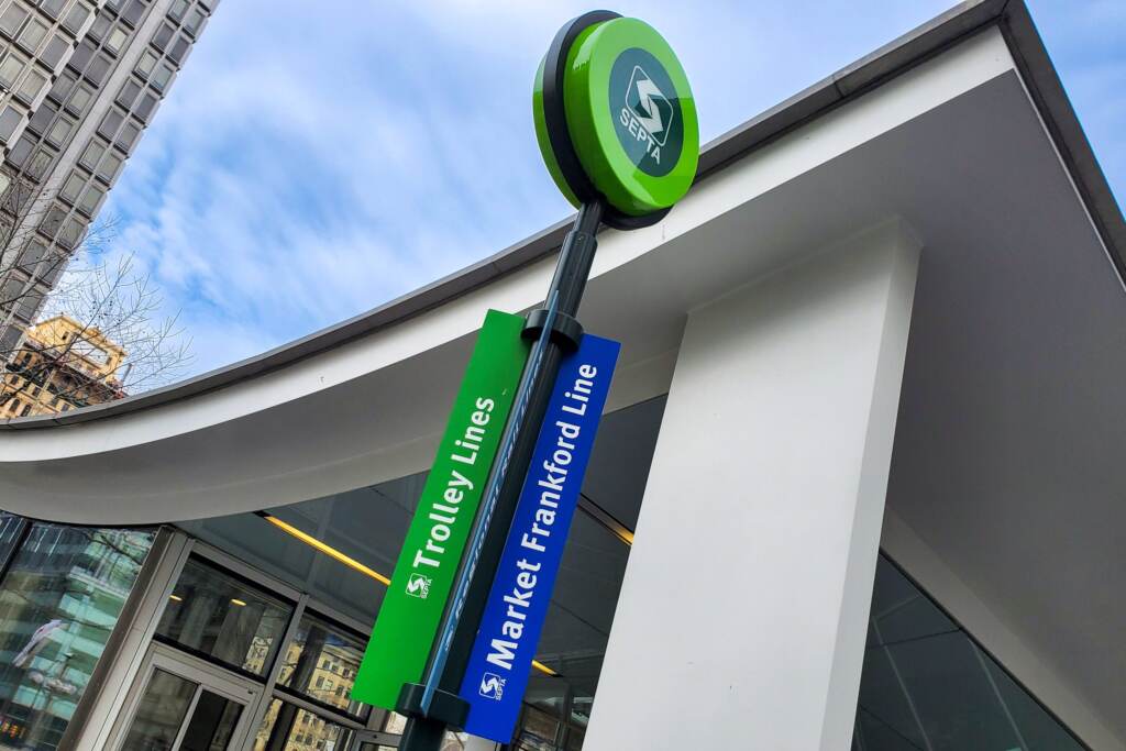 septatrolley-station-mfl-2×3-1-scaled A sign reads Trolley lines and another sign reads Market Frankford Line