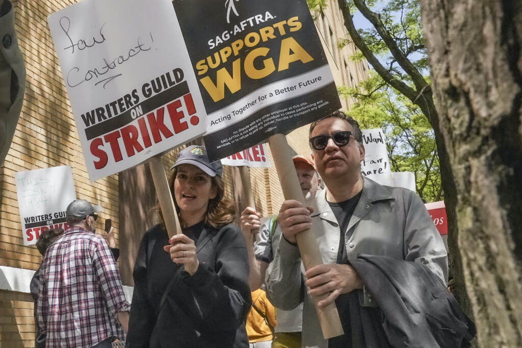 Hollywood Strikes Tina Fey and Fred Armisen on the picket line