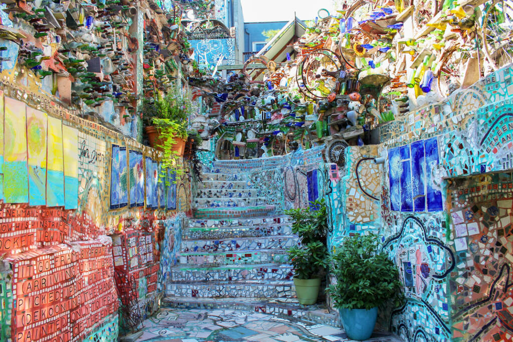 zagarmagicgardens-02 A look inside the Magic Gardens.