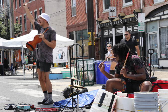 Performers were scattered throughout 2nd Street, including this drum and violin duo from Philly and New York respectively