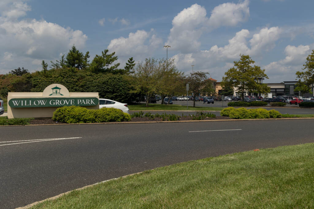 Entrance driveway for the mall