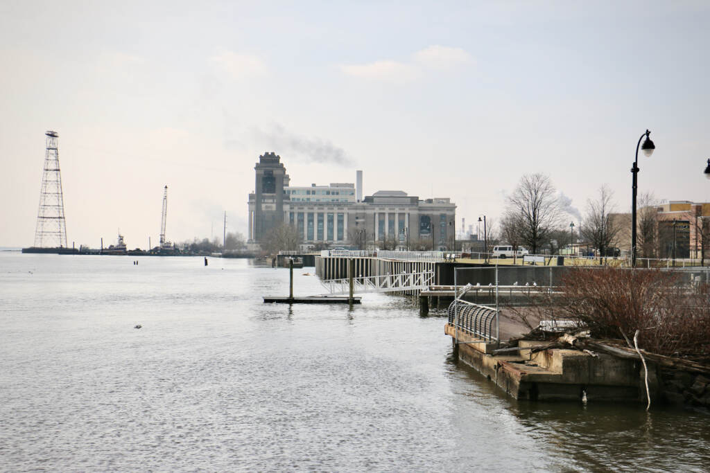 2023 01 10-e lee-chester pa-waterfront south The water front near the city of Chester