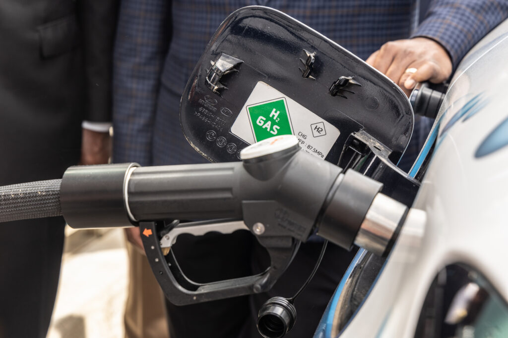 09 22 2023 k paynter hyrdrogen fuel lincoln financial eagels philly-8 The PDC Machines company demonstrated how to refuel their hydrogen-powered Hyundai Nexo at Lincoln Financial Field in Philadelphia on September 22, 2023. (Kimberly Paynter/WHYY)