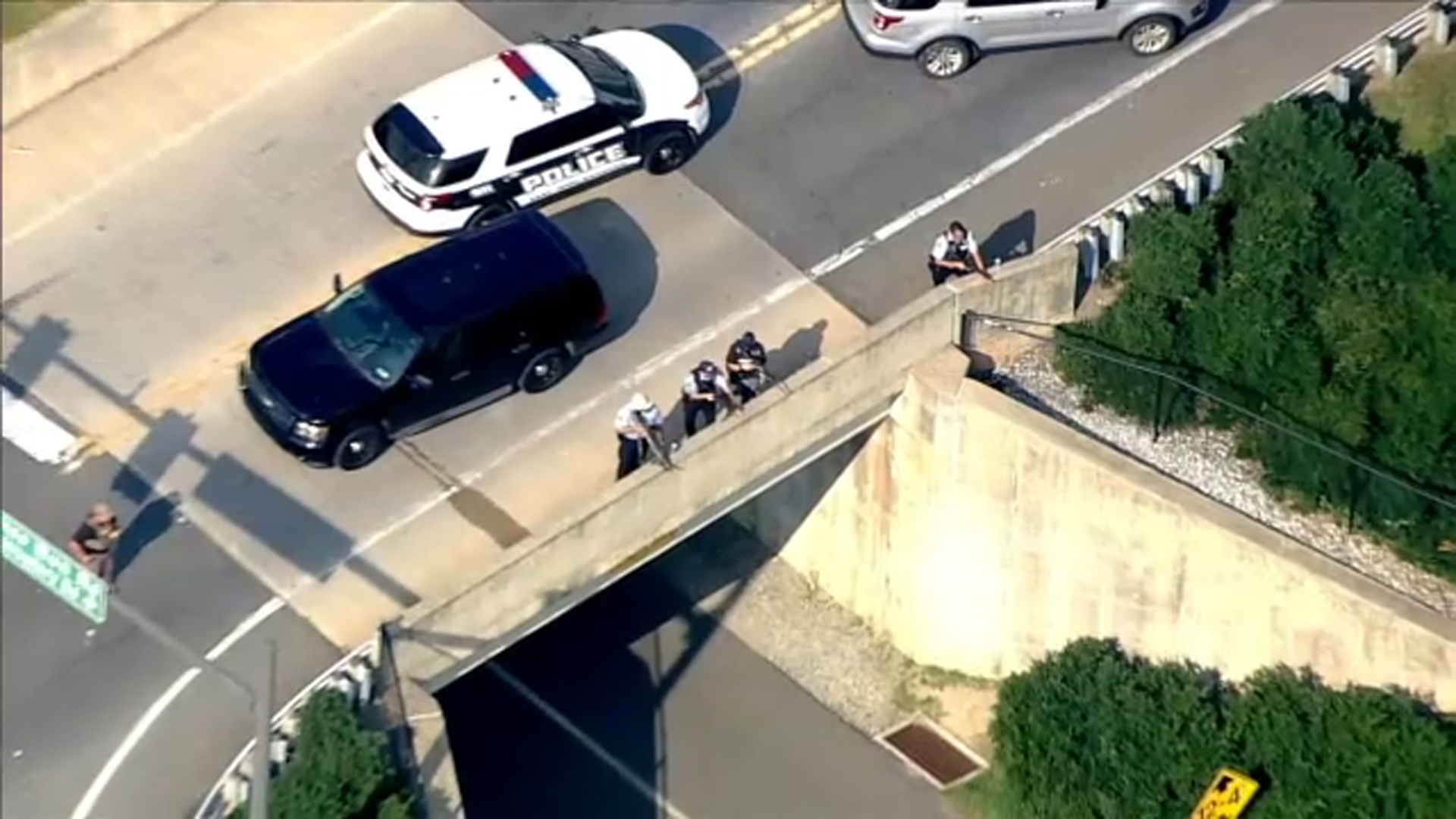 cavalcante-search An overhead view of police search