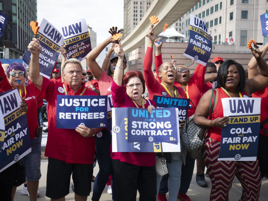 United Auto Workers Hold Limited Strikes As Contract Negotiations Expire Striking UAW workers