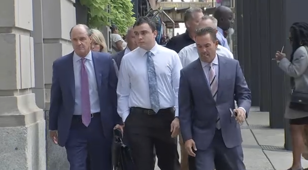 Mark Dial walking into courthouse