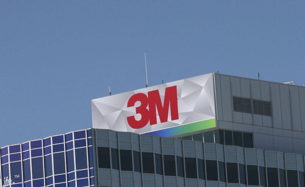 3M_headquarters-ap-2023-10-27 A sign on top of a building reads 3M.