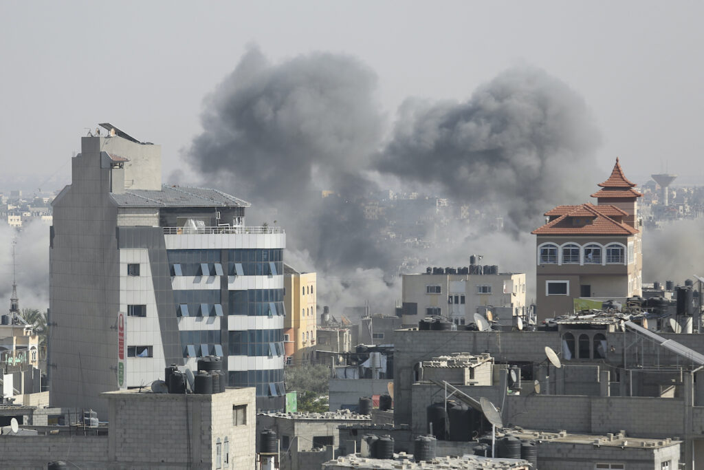 Israel Palestinians Smoke rises after an Israeli airstrike on the Gaza Strip in Rafah, Wednesday, Oct. 25, 2023. (AP Photo/Hatem Ali)