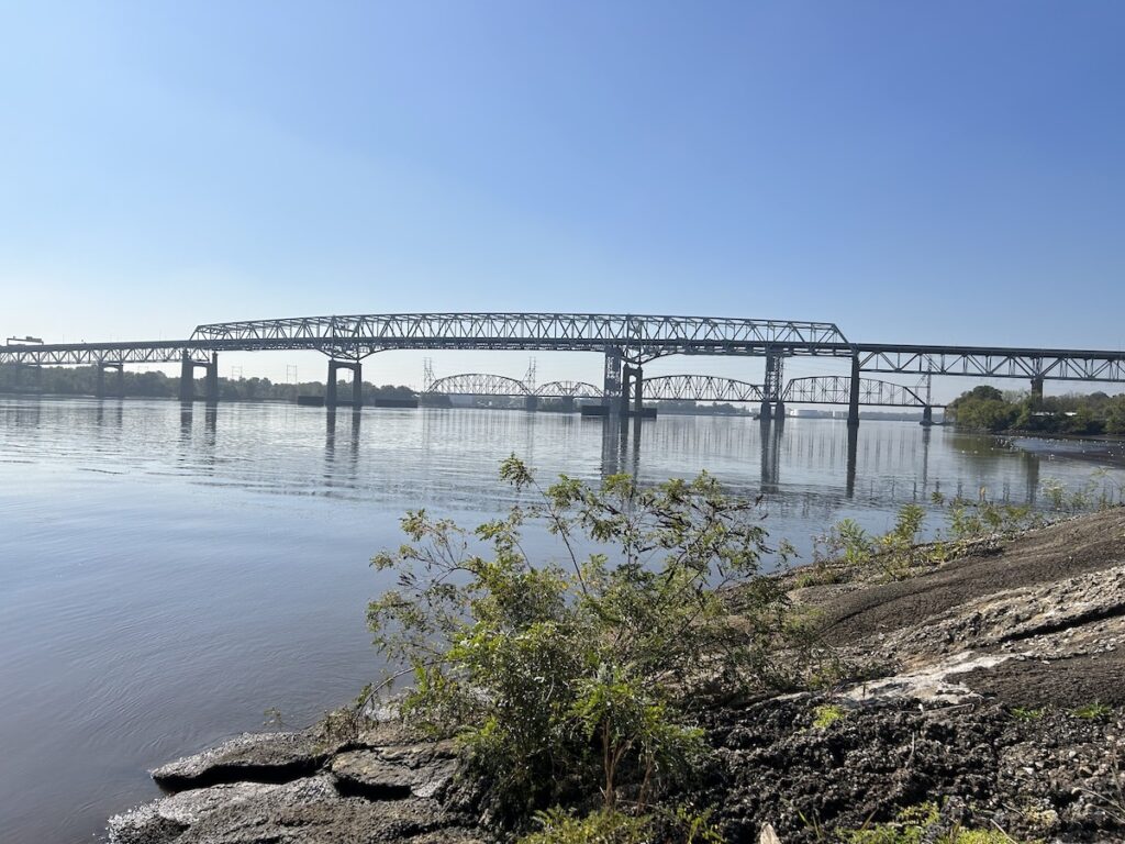 bridesburg-park-3 A view of a bridge and the Delaware River