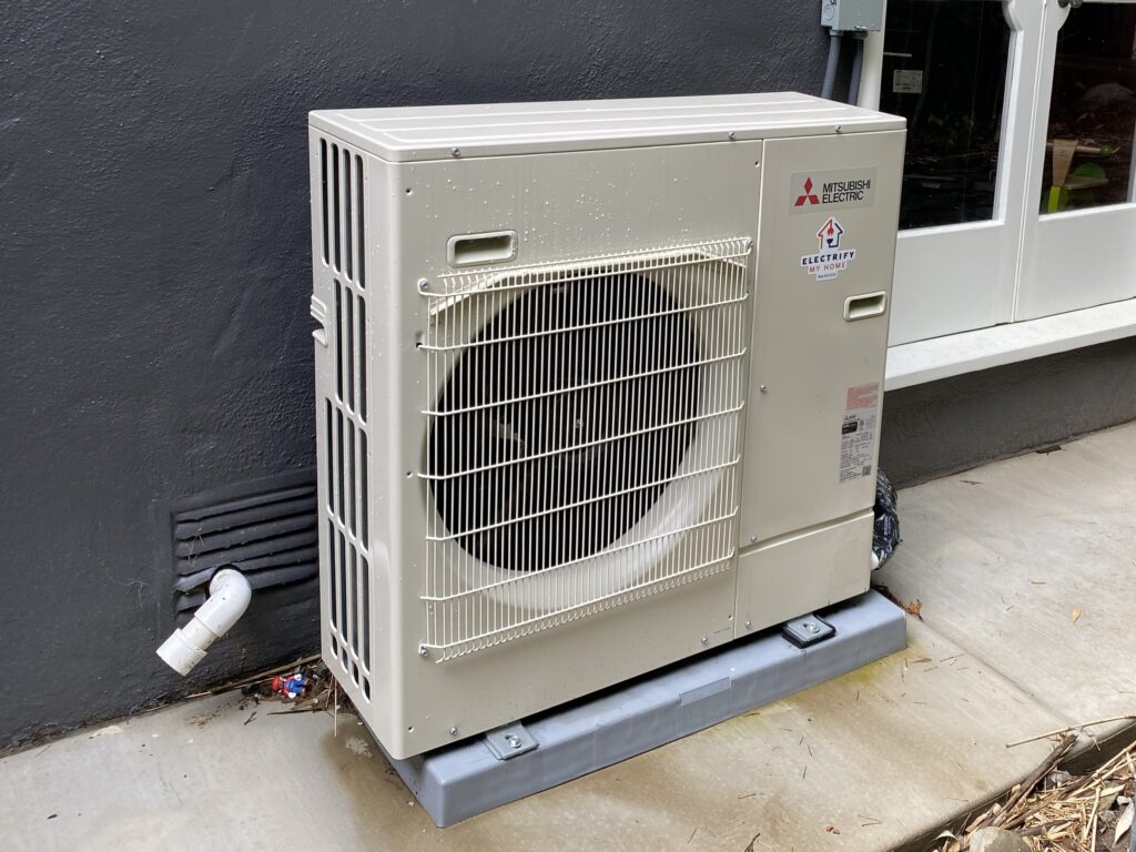 Heat pumps can work for both heating and cooling. You can think of a heat pump as an air conditioner that can also work backward. Heat pumps can work for both heating and cooling. You can think of a heat pump as an air conditioner that can also work backward.