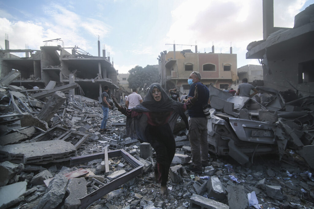 Israel Palestinians Palestinians flee Israeli bombardment of Rafah