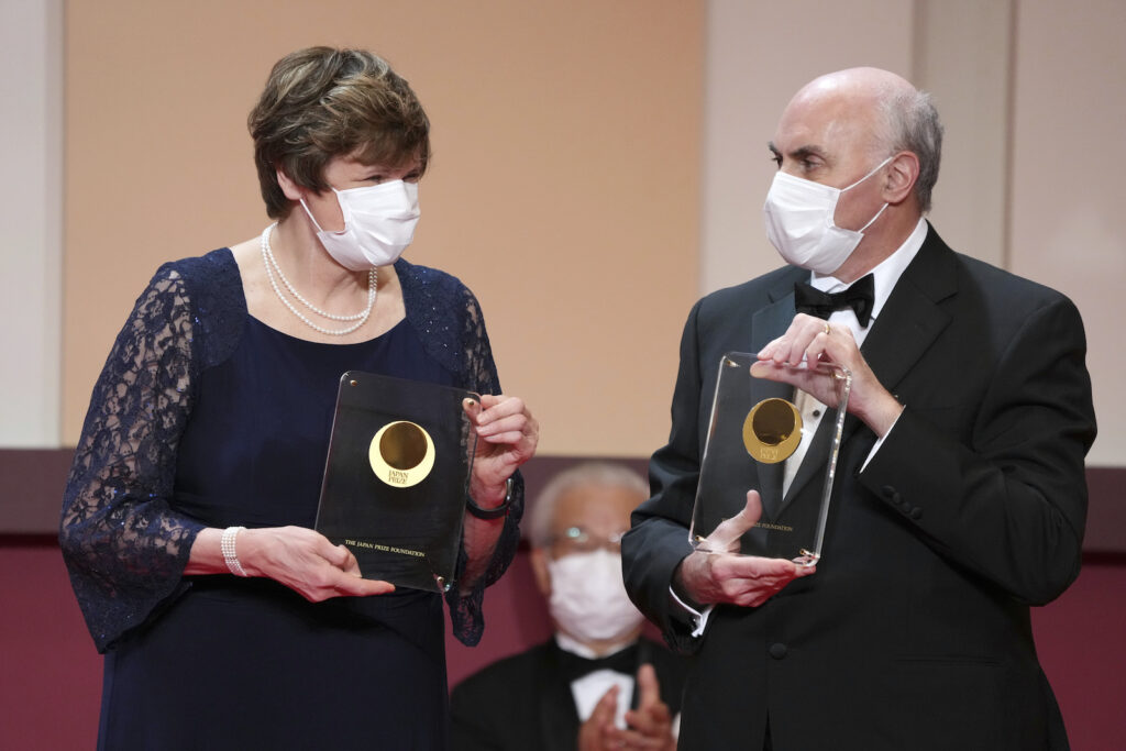 Katalin Kariko, Drew Weissman Katalin Kariko, left, and Drew Weissman, pose with trophies