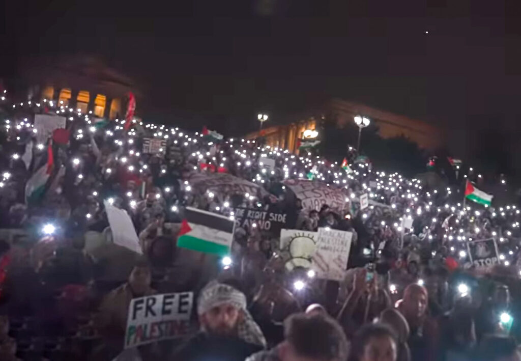 palestinianrally-artmuseum A screenshot from a video showing part of a rally at the Philadelphia Museum of Art