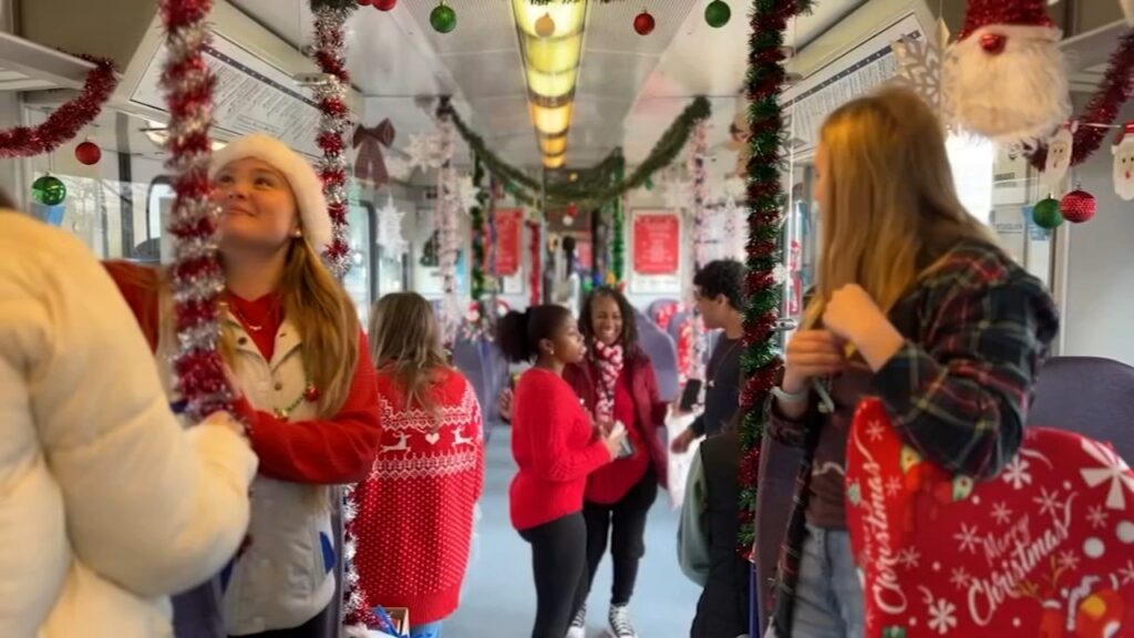14162370_120923-wpvi-polar-express-camden-10pm-CC-vid (6abc)