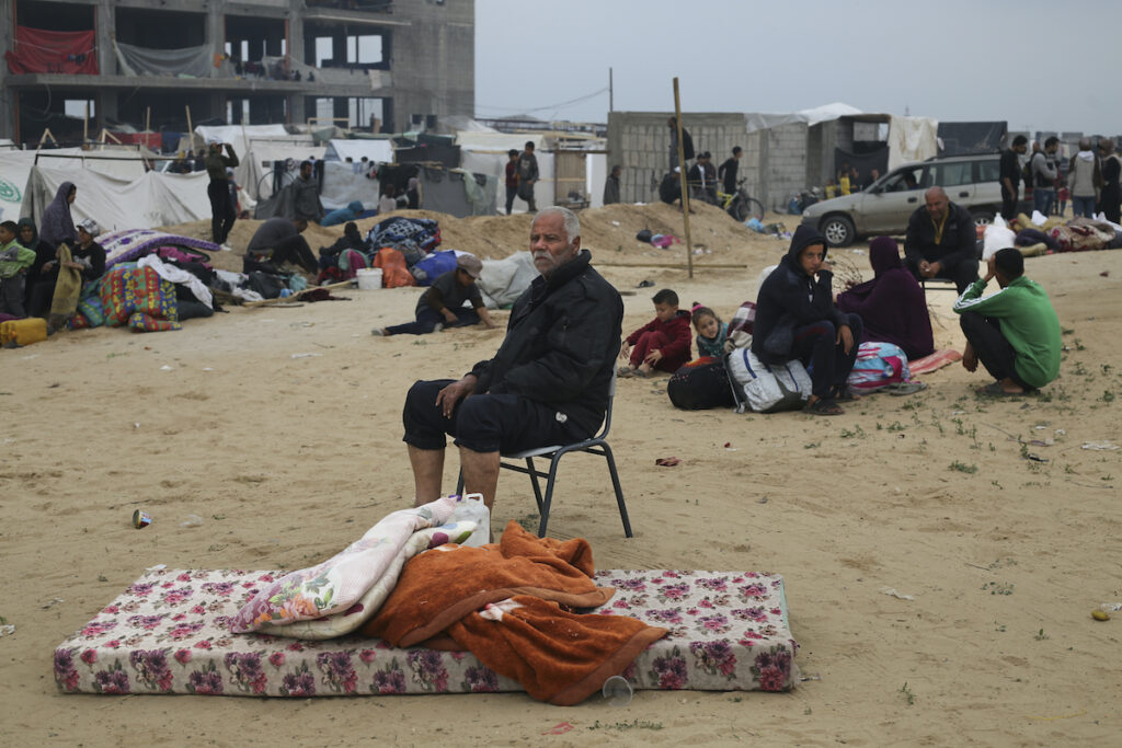 Israel Palestinians Palestinians fleeing the Israeli ground offensive arrive in Rafah, Gaza Strip, Tuesday, Dec. 5, 2023.