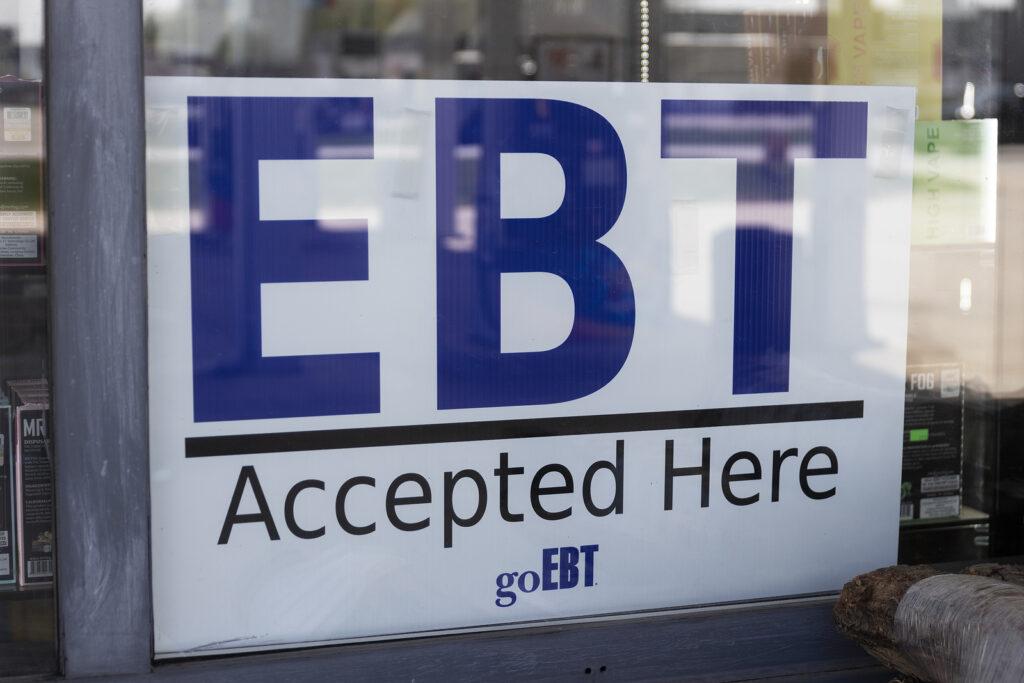 Kendallville – Circa May 2022: Ebt Accepted Here Sign. Participa EBT Accepted Here sign.