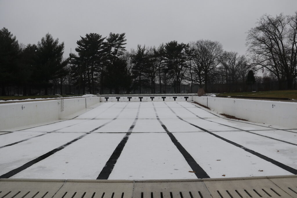 An empty pool