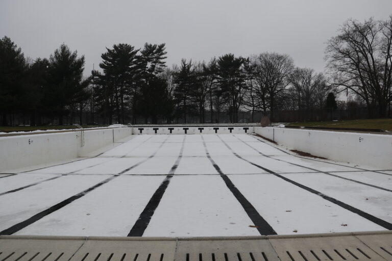An empty pool