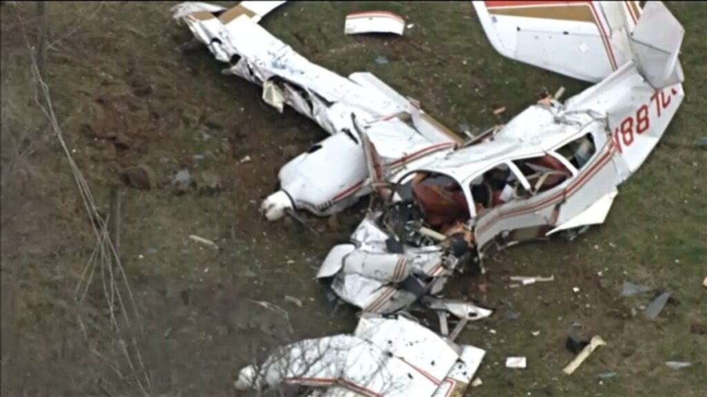 14378513_020124-wpvi-small-plane-crash-img (6abc)