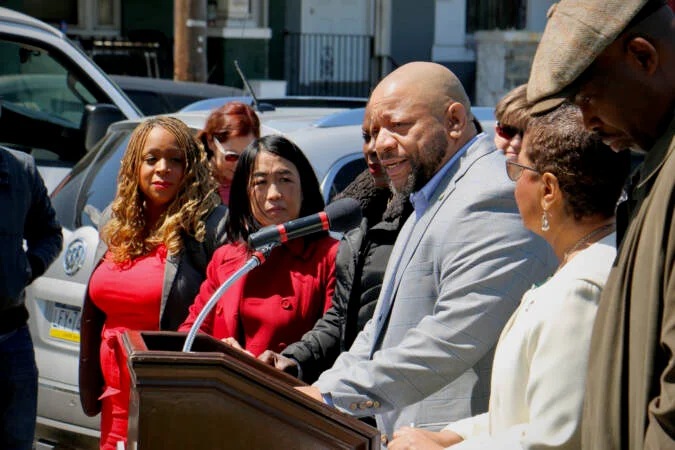 2022-04-28-e-lee-ernest-garrett-philadelphia-55th-and-poplar-affordable-housing-675×450-1 Ernest Garrett, then-president of AFSCME District Council 33, which represents Philadelphia city workers, praised City Council's Turn the Key affordable housing program at an event in April 2022.