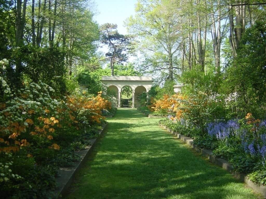 The garden at the mansion